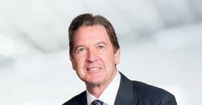 Clive Vaux